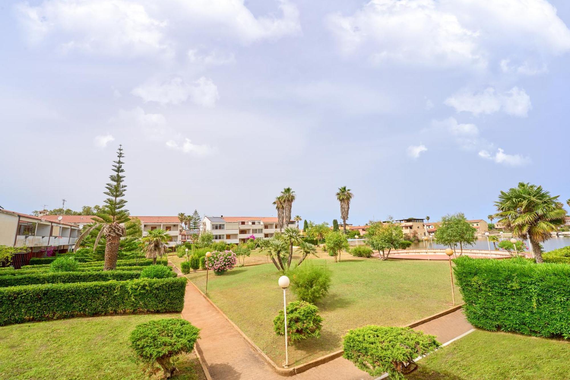 Casa Vacanze Lux By White Aparthotel I Casoni Kültér fotó