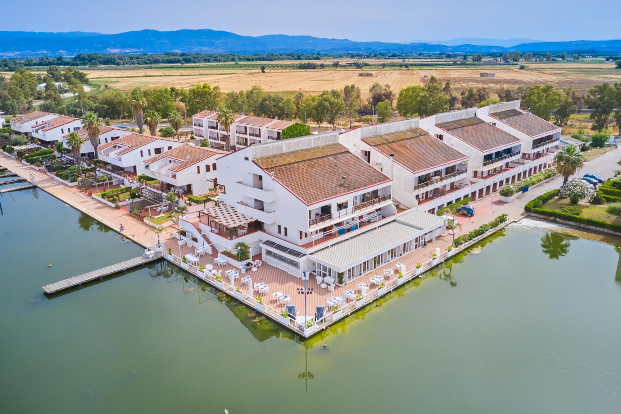 Casa Vacanze Lux By White Aparthotel I Casoni Kültér fotó