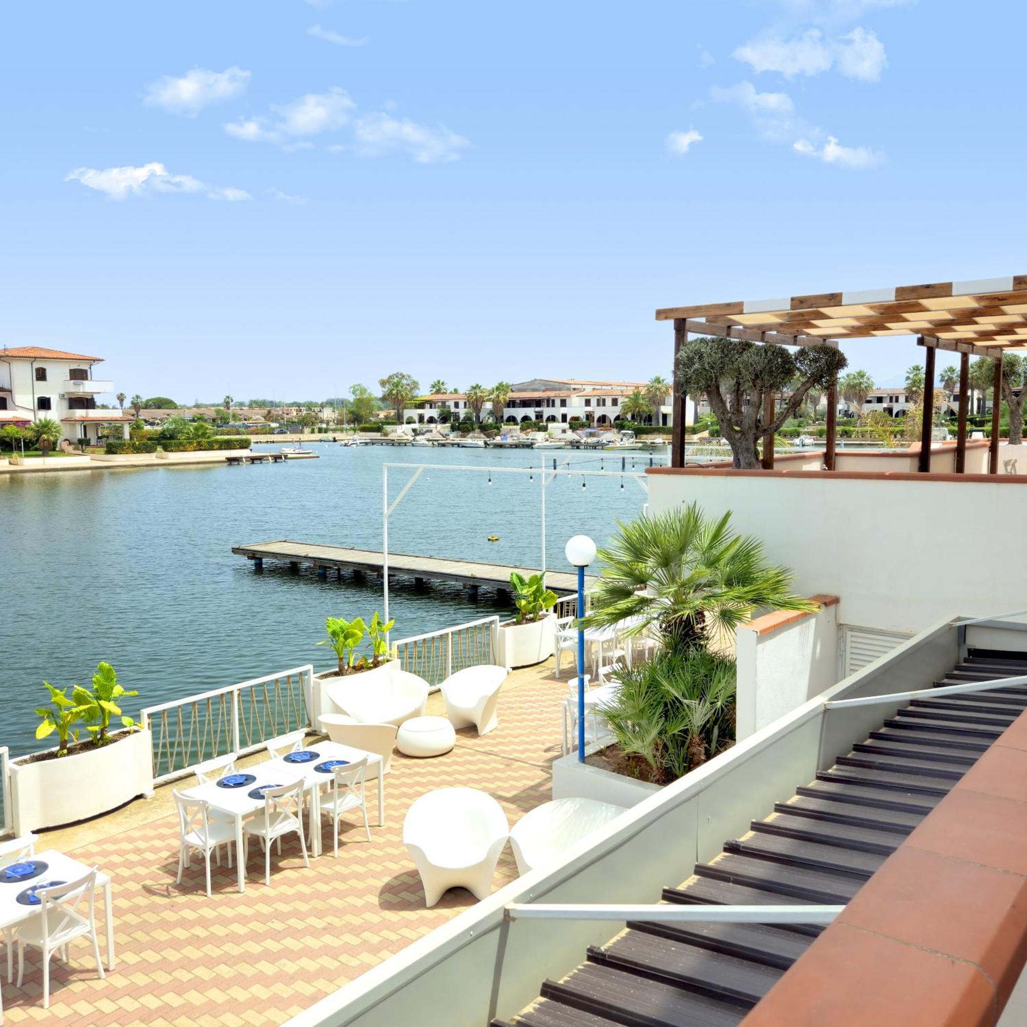 Casa Vacanze Lux By White Aparthotel I Casoni Kültér fotó